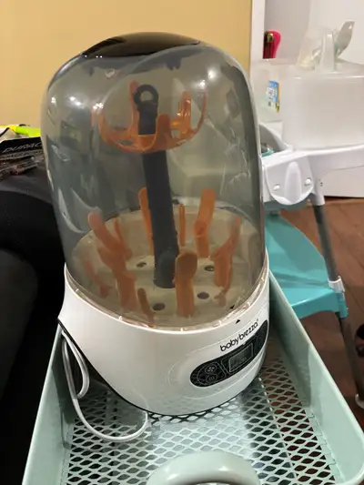 Brand New Baby Breeza! Used only once and is in great Condition!