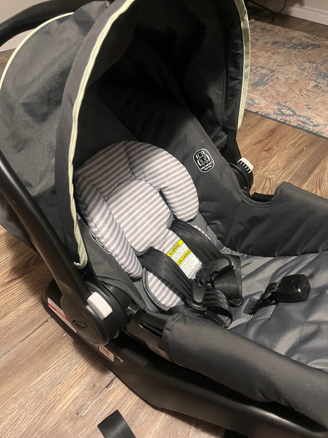 Excellent condition Graco snug ride 30 click connect  in Strollers, Carriers & Car Seats in Sault Ste. Marie - Image 2