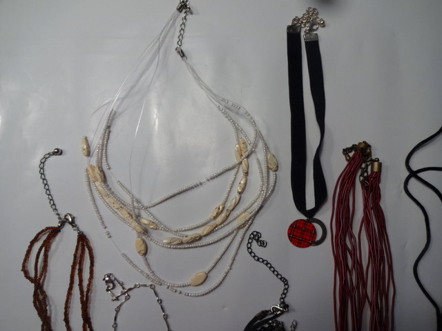 colliers lot de 10 dans Bijoux et montres  à Longueuil/Rive Sud - Image 4