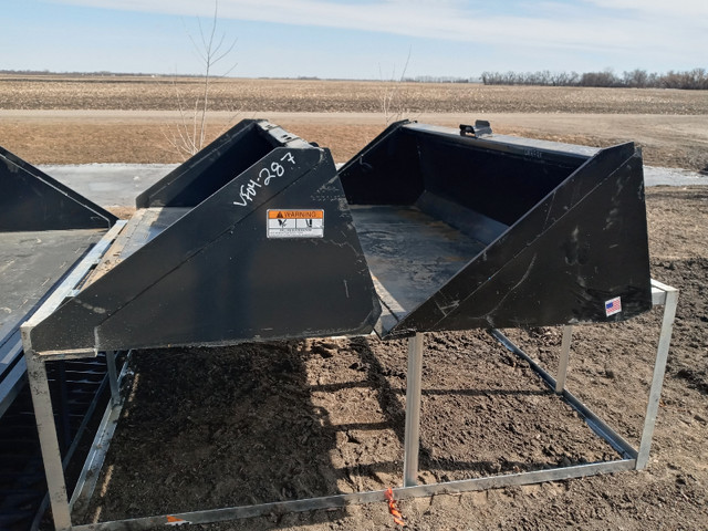 Skidsteer Buckets in Heavy Equipment in Portage la Prairie