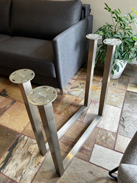 Pair of metal legs for table or desk