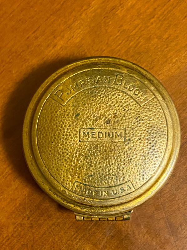 Vintage Pompeian Bloom Compact Cosmetics Case Rouge Makeup Tin in Arts & Collectibles in Oshawa / Durham Region - Image 3
