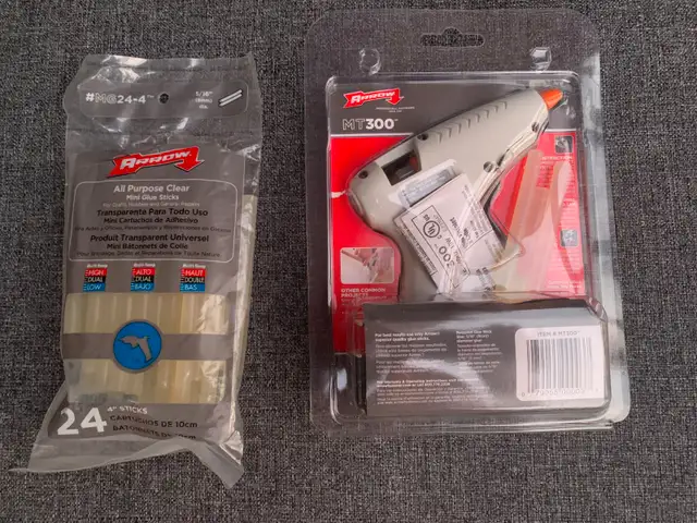 Mini Trigger Glue Gun in Hobbies & Crafts in Brockville - Image 2
