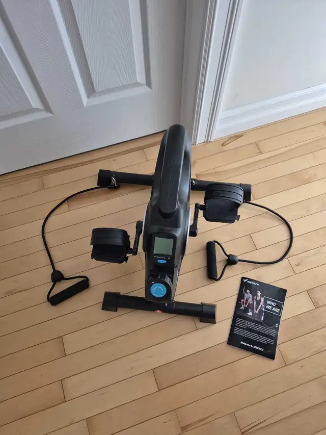 NEW Under Desk Sitting Elliptical Leg Exerciser Machine Bike. in Exercise Equipment in Bedford - Image 4