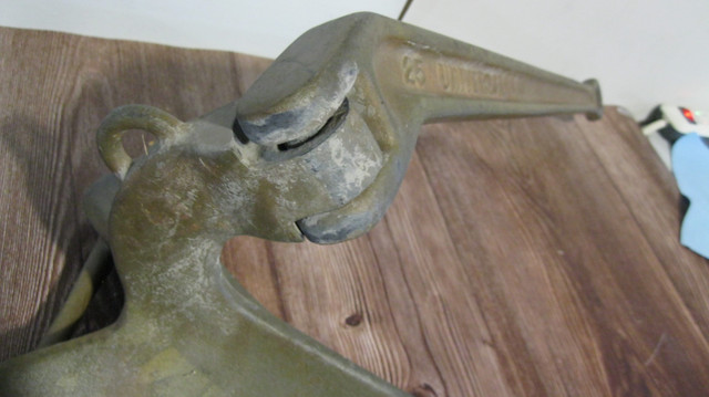 Large 25lb Universal 2000 Plow pivoting Boat Anchor in Boat Parts, Trailers & Accessories in North Bay - Image 2