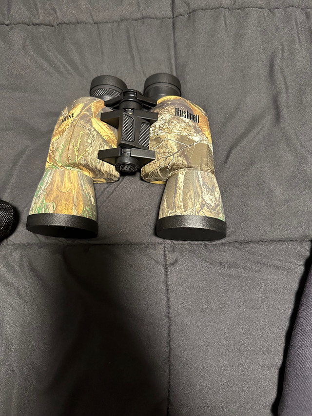 Bushnell binoculars  in Other in St. Albert