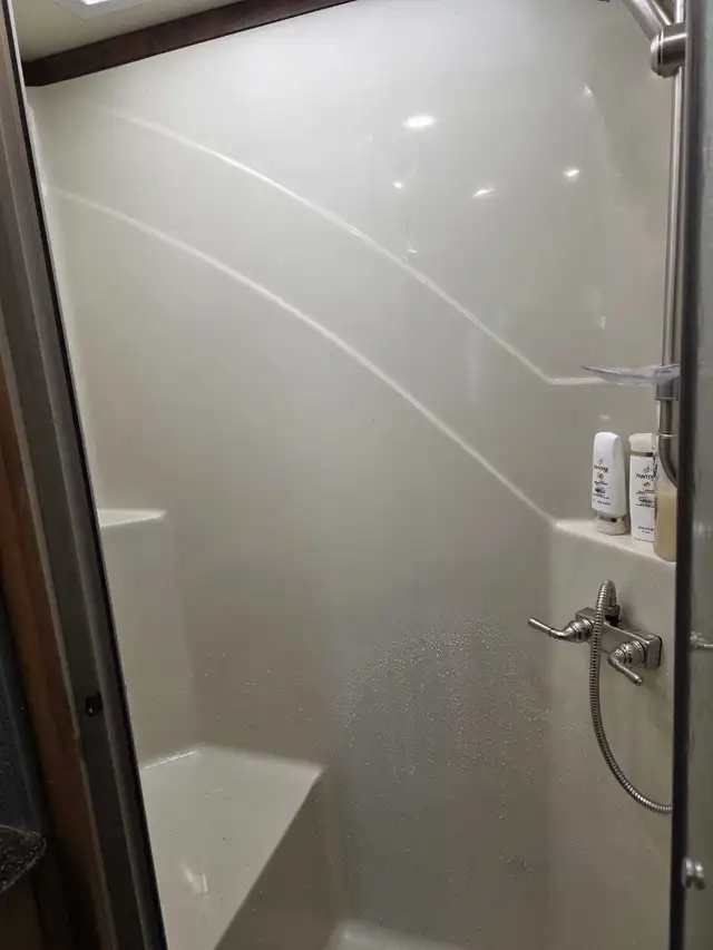 2017 Fleetwood Pace Arrow Class A in RVs & Motorhomes in Vernon - Image 9