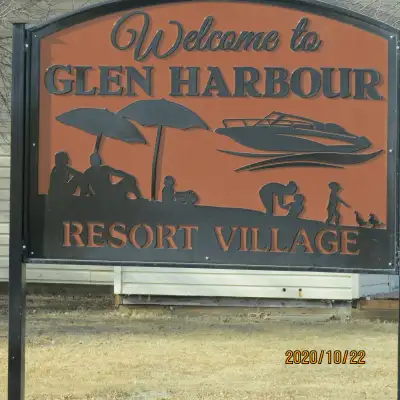 $20,000 off before October 1st!!!!! All Season, gas heat, cottage in the Resort Village of Glen Harb...