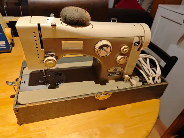 Machines à coudre in Other in Sherbrooke - Image 4