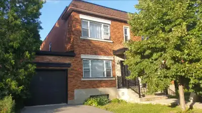 Duplex 5 chambres/terrasse/AC Parc Gohier Ville St-Laurent $2500