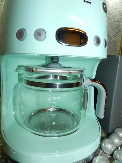 ☕️ SMEG Pastel Green Coffee Machine ☕️, View more