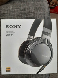 Écouteurs/Headphones Sony MDR1A BRAND NEW IN BOX