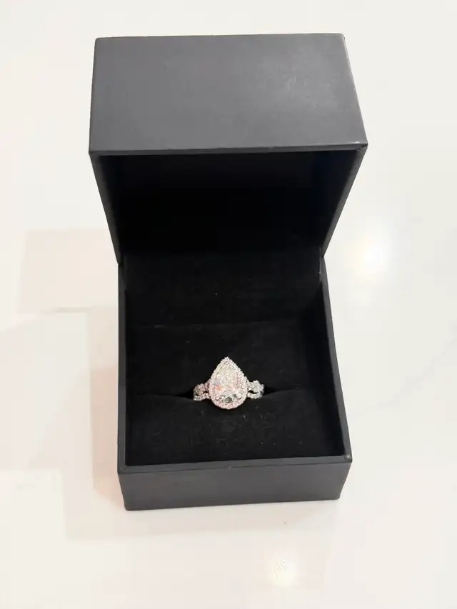 2.60 Pear Shaped Bridal Set