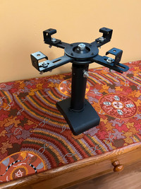 Projector ceiling mount