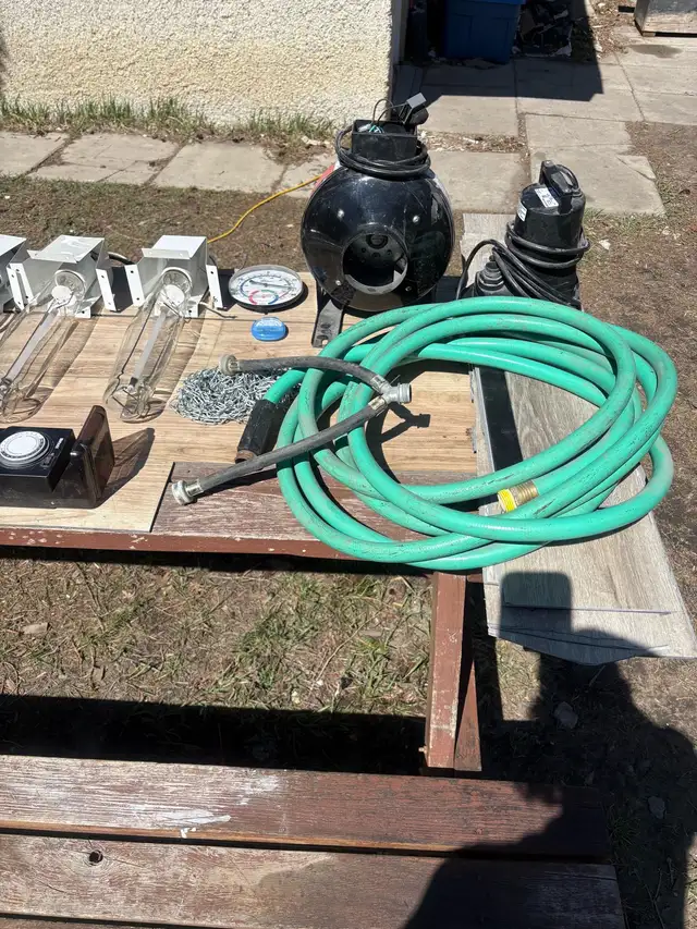 grow equipment in Plants, Fertilizer & Soil in Calgary - Image 7