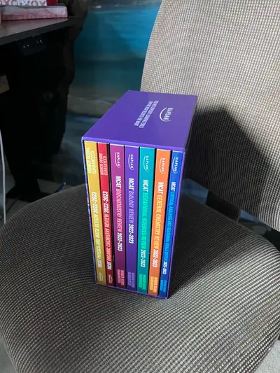 Get ready to ace your MCAT with this Kaplan 7-book subject review set! This comprehensive set covers...