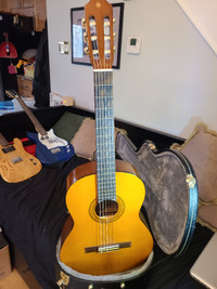 Acoustics guitar yamaha
