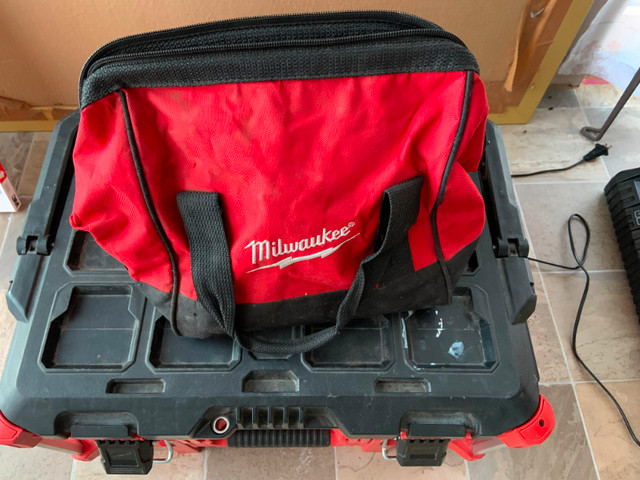 Milwaukee M18 brushless Impact and Drill Kit With 2 Batteries in Power Tools in Belleville - Image 2