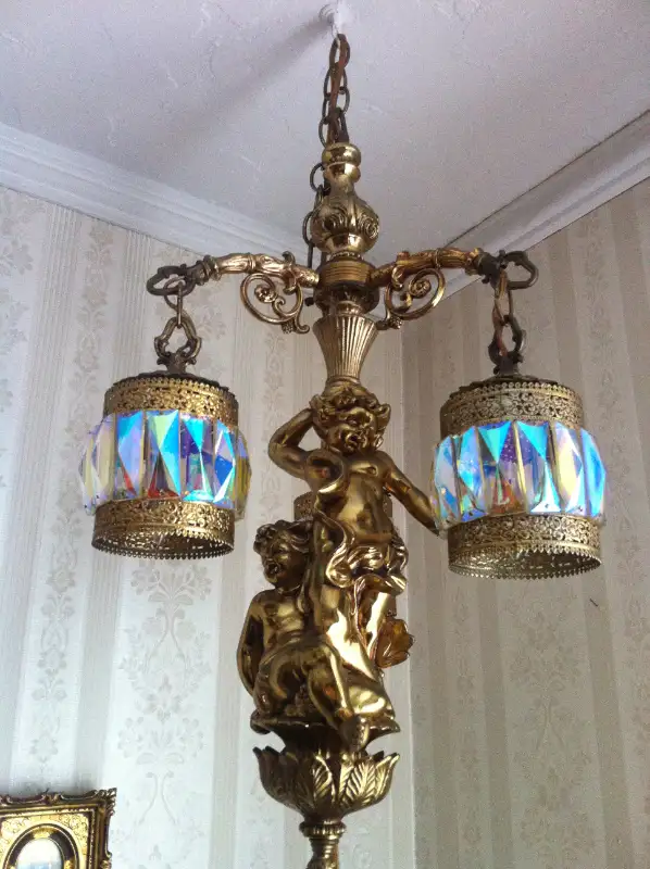 chandelier antique/vintage crystal in Indoor Lighting & Fans in Laval / North Shore - Image 3