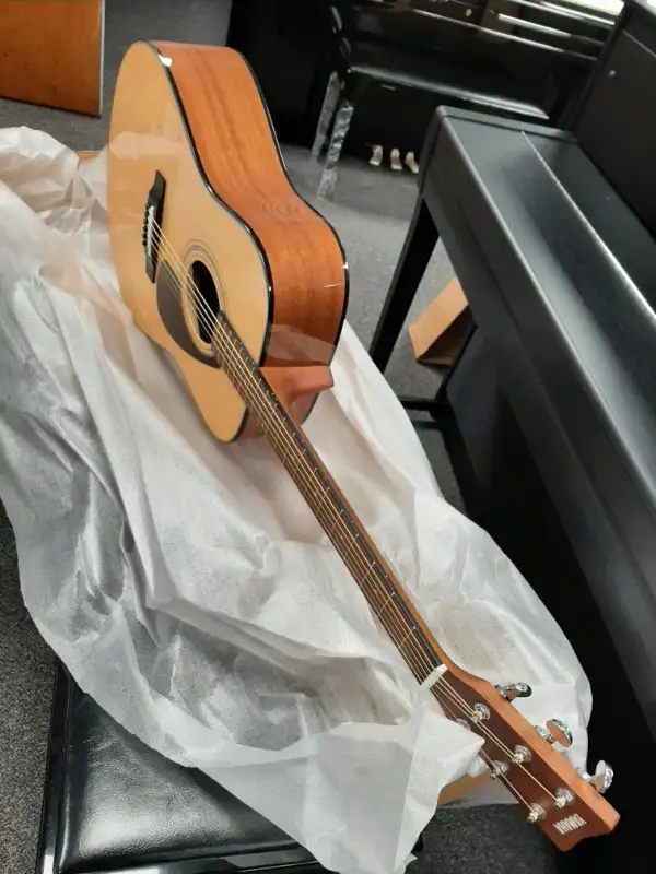 Yamaha Acoustic Guitars - F310P and F325D and More! in Guitars in Laval / North Shore - Image 9
