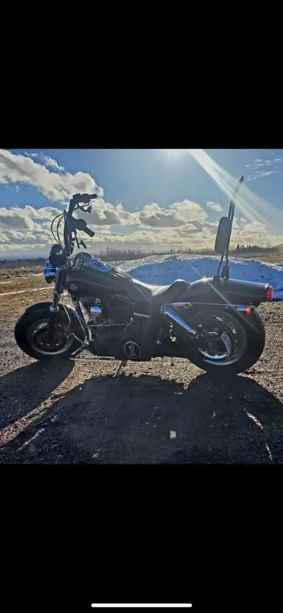2008 Dyna FXDF Fatbob in great condition with a bit of a custom touch. Powered by 1584cc twin cam 96...