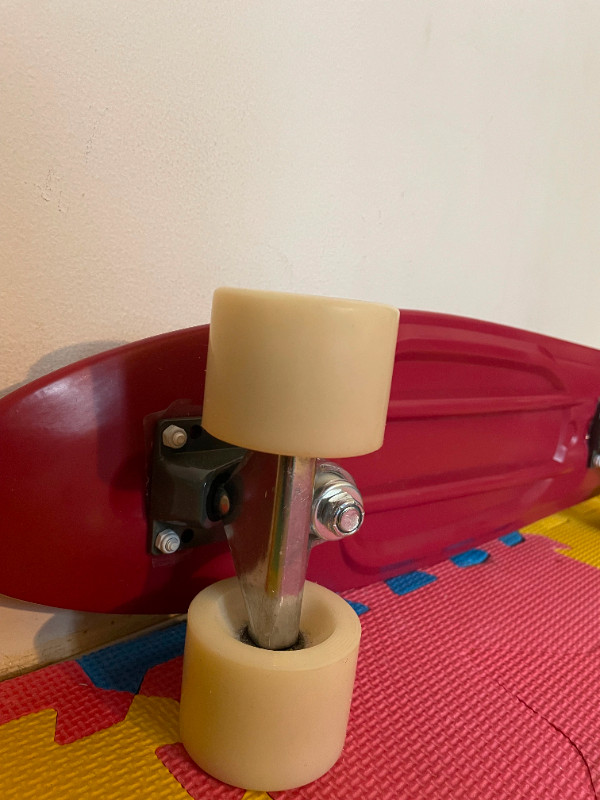 Skate board - never used in Skateboard in City of Toronto - Image 3