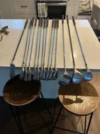 Men’s right handed golf clubs and bag 