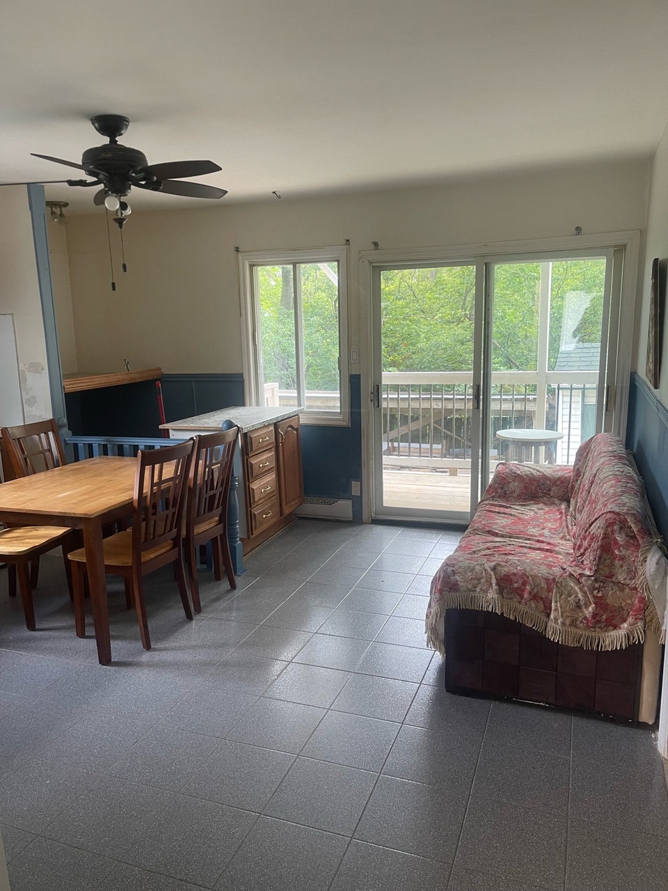 Large Room for Rent – Private Bathroom Across from Metro Cartier 2