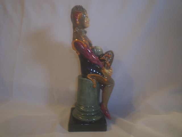 Royal Doulton Figurine – “The Jester” in Arts & Collectibles in Sarnia - Image 2