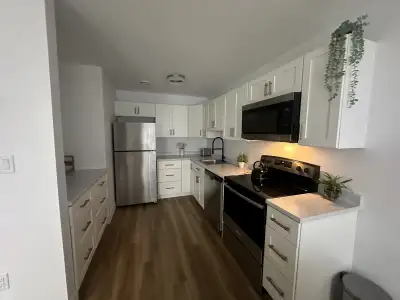 Beautifully designed duplex built within the last 2 years at the top of hardwood hill. 2 bedrooms, 1...