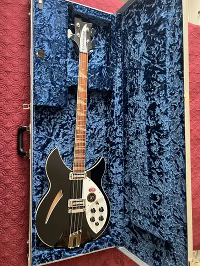 Brand new with original case. played briefly once! Not too many of these around no trades and no shi...