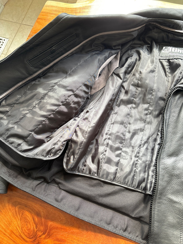 Leather motorcycle jacket size XL excellent condition  in Men's in Oshawa / Durham Region - Image 3