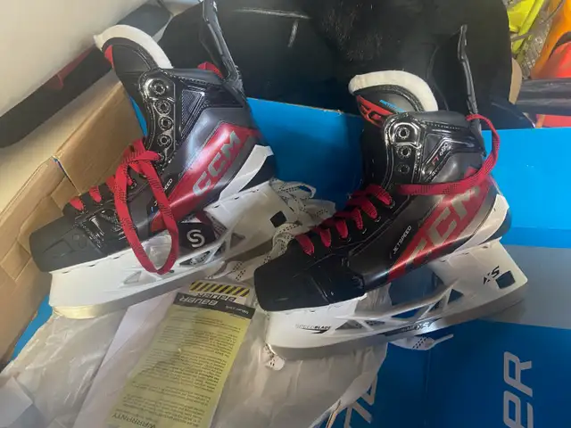 Men's skates 8.5  (10/44 EU) in Skates & Blades in Owen Sound - Image 3