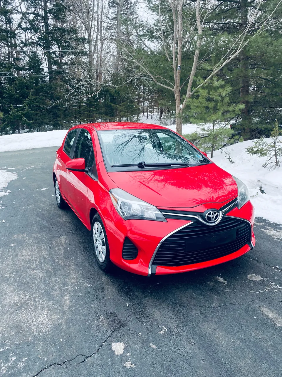 2016 TOYOTA YARIS LE 4DR HATCH AUTO LIKE NEW!