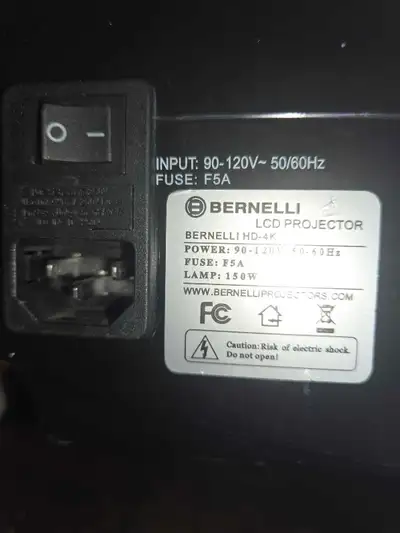 Experience movies and games on a big screen with this used Bernelli HD-4K LCD Projector. This projec...