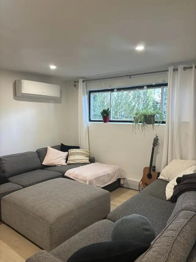 Room for Rent  in Room Rentals & Roommates in Kitchener / Waterloo - Image 2