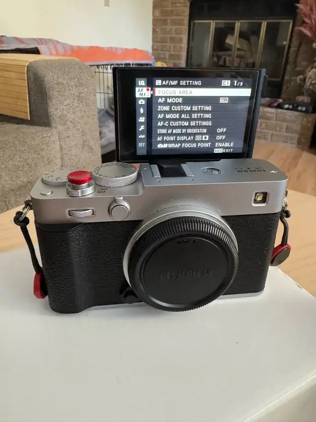 Fujifilm XE-5 (Silver)  in Cameras & Camcorders in Calgary - Image 6