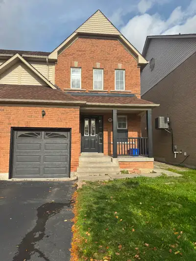 3 Bedroom Semi Detached House for lease available in North Ajax. This is very spacious full of sunli...