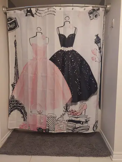 Shower curtains + canvas / Rideau de douche + cadres, View more