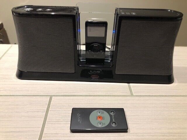 Apple iPod nano 1st Generation Black (2 GB) With Dock Systems dans iPod et MP3  à Ville de Montréal - Image 2
