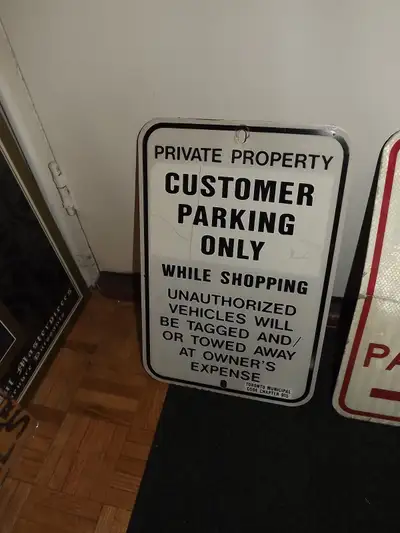 LOCATED IN NORTH YORK!BATHURST - WILSON AREA.FREE PARKING AVAIL FOR CASH PICKUPS. I HAVE A+ APPROVAL...