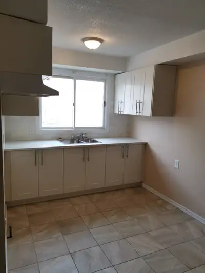 3 bedrooms 1.5 bath 4plex unit for rent
