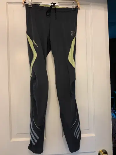 For sale adidas activewear pant in very good condition size small $10 pickup in Mono
