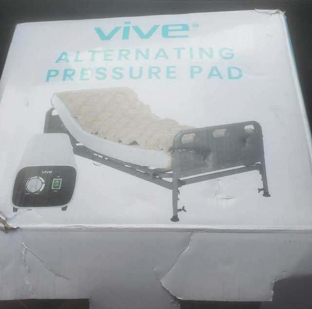 VIVE alternating pressure bed pad dans Santé et besoins spéciaux  à Hamilton
