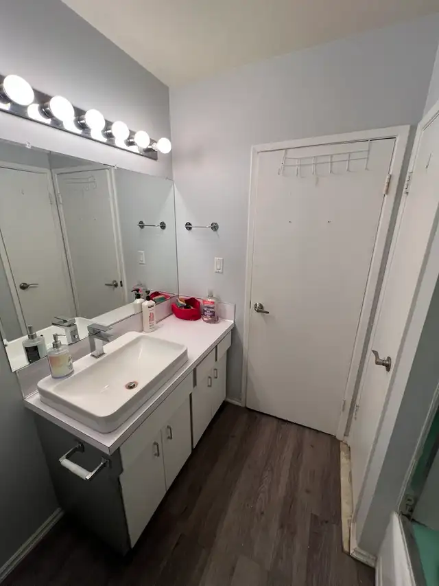 Bright Furnished Room for Rent in Port Coquitlam – $850 in Long Term Rentals in Tricities/Pitt/Maple - Image 10