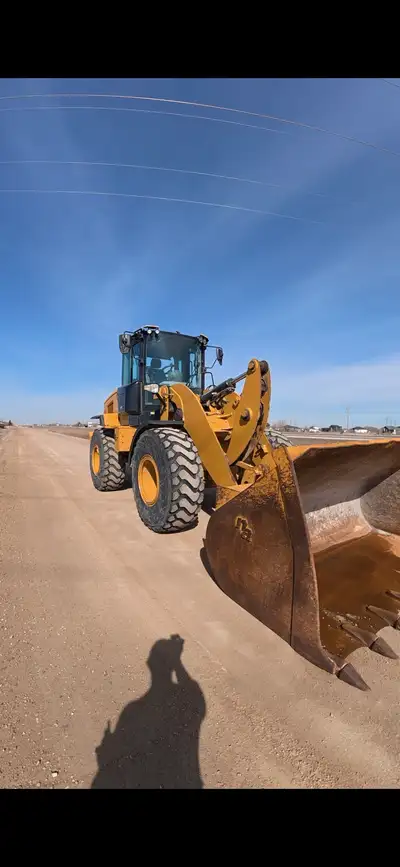 Zero rust US machine with ride control, quick attach, Fusion coupler 20.5x25 tires, joystick, comes...