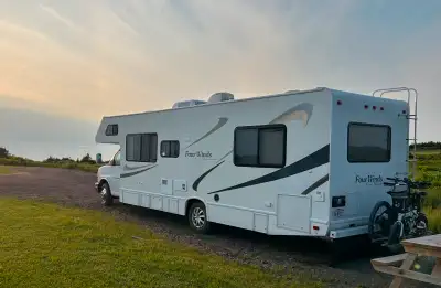 This is a clean updated motor home with low km and a brand new MVI. All new brakes, new tires. Gener...