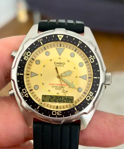 The watch is in near mint condition, I’m the original owner and bought it in early 90s. Was wearing...