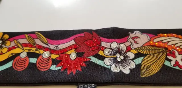 BRAND NEW!  Skinny Scarf.  Foulard Neuf.62863286197507122