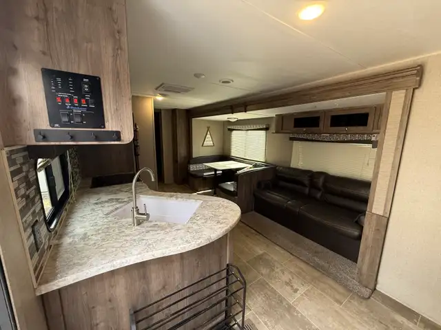 2019 Aspen trail Holiday Trailer  in Travel Trailers & Campers in Fort St. John - Image 7